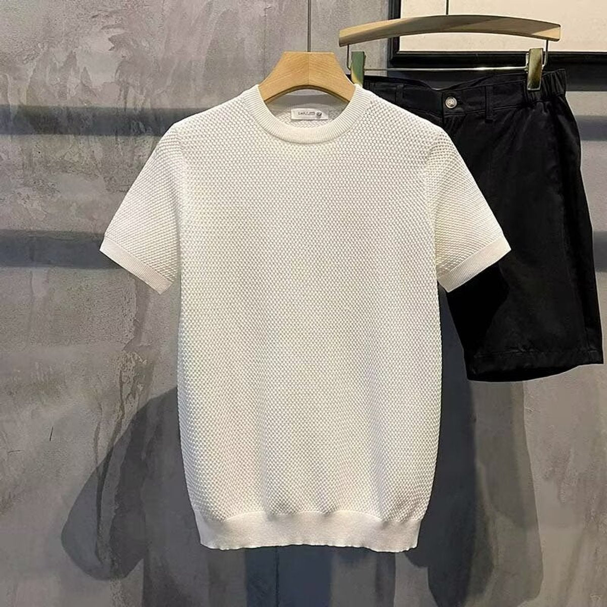 Men's Textured Knit Crewneck Sweater Relaxed Fit - Image 2